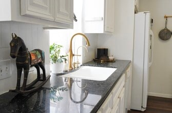 Building Photo - 1316 Tuam St