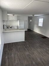 Building Photo - 527 Wancy Cir