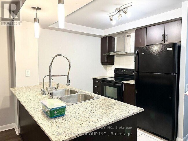 Photo du bâtiment - 190 Borough Dr