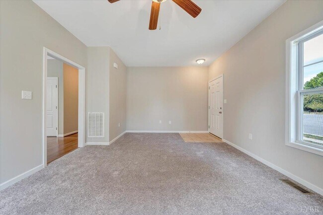 Foto del edificio - 109 Red Maple Ct