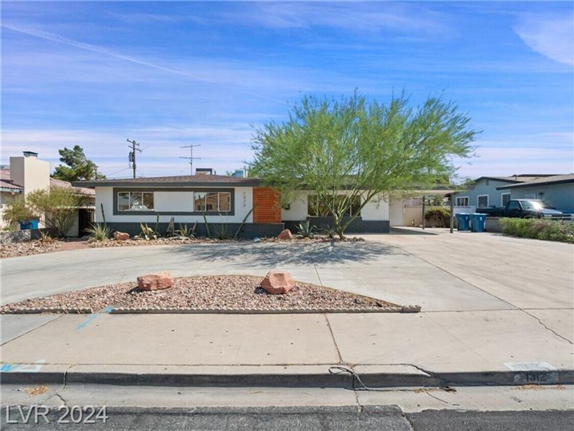 Foto principal - Spectacular Vintage 3Bed/2Bath Las Vegas h...