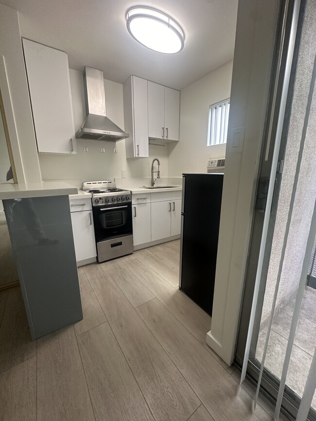 Foto del edificio - 8312 Blackburn