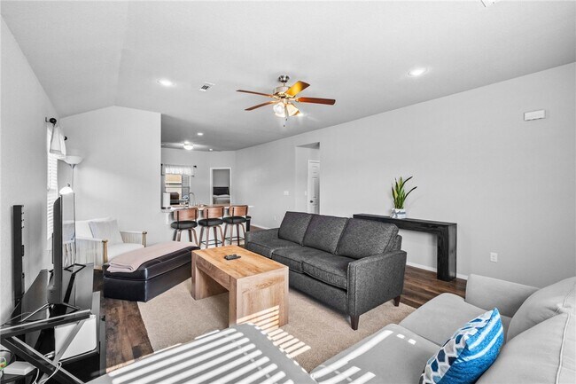 Foto del edificio - 927 E Swift Dr