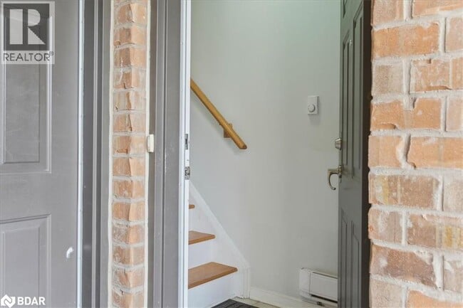 Photo du bâtiment - 2441 Greenwich Dr