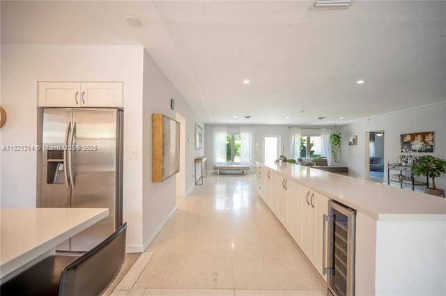 Foto del edificio - 920 W 43rd Ct