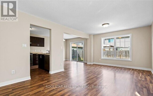 Photo du bâtiment - 8 Chicory Cresent