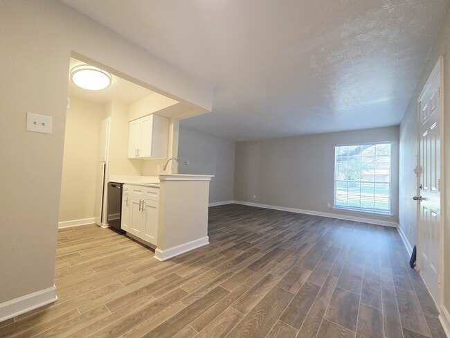 Building Photo - Sandpebble