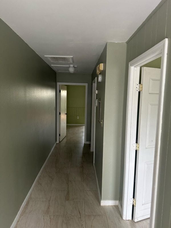 Building Photo - 214 N Chestnut Rd