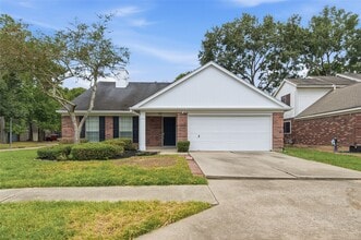 Building Photo - 8926 Village Hills Dr
