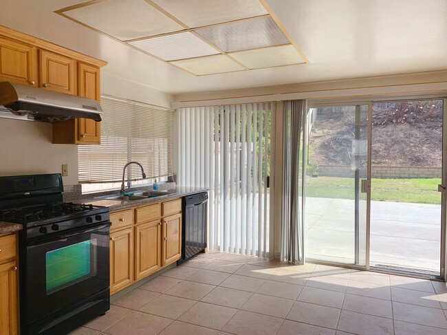 Foto del edificio - 2546 Cranberry Ln