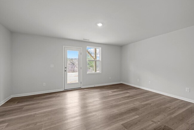 Building Photo - Gorgeous New Construction!  Updated Kitche...