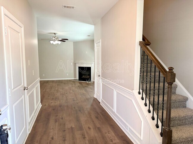 Foto del edificio - 7766 Flyaway Rd