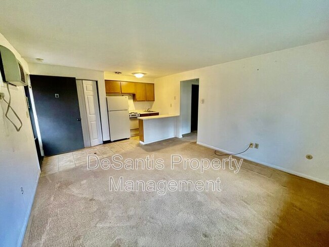 Building Photo - 414 Lunar Ln