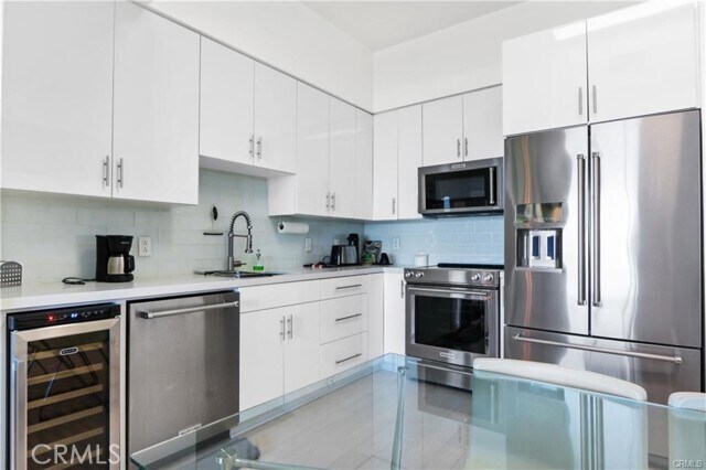 Foto del edificio - 388 E Ocean Blvd