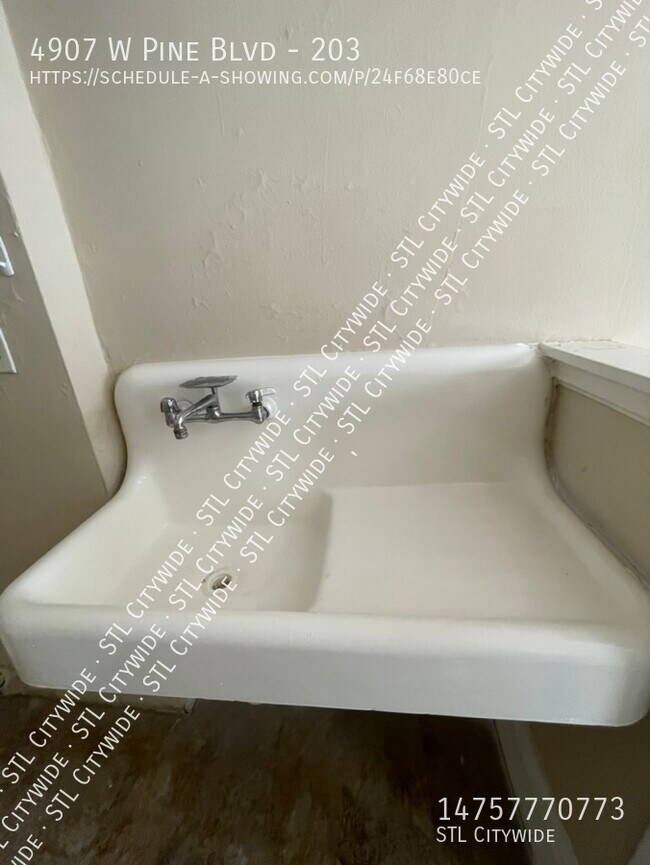 Foto del edificio - Studio for Rent in the Central West End