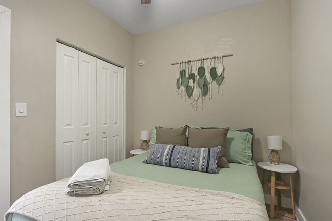 Building Photo - 4934 Kingston Ave