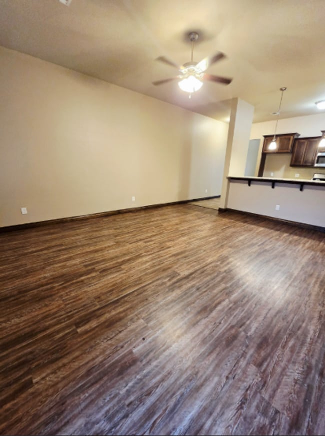 Building Photo - HOME FOR THE HOLIDAYS 1 MONTH FREE