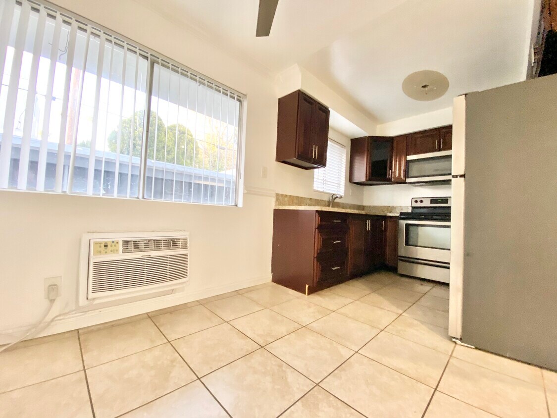 10837 Morrison St Unit 2, Los Angeles, CA 91601 Room for Rent in Los Angeles, CA