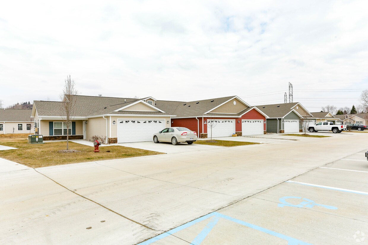 Redwood White Lake Townhomes for Rent White Lake, MI