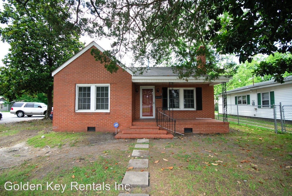 3 br, 1.5 bath House 710 E Elm St. House Rental in Goldsboro, NC