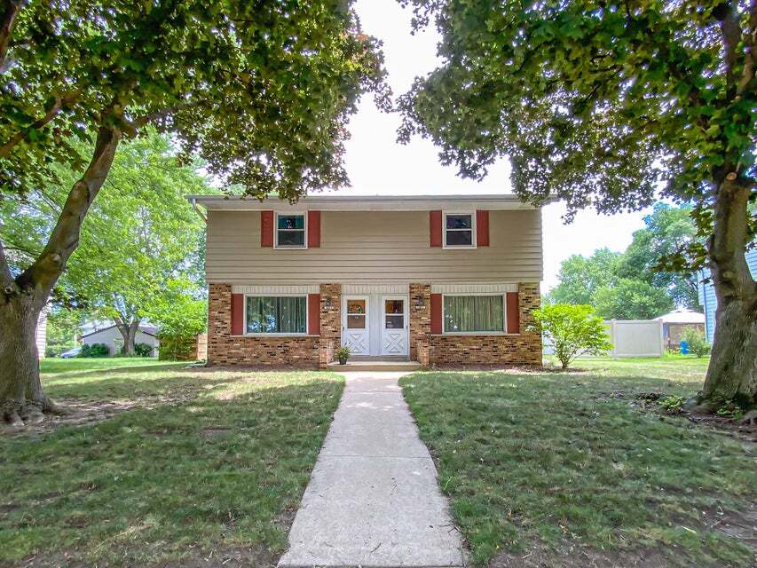 Front of House - 1825 Oakdale Dr