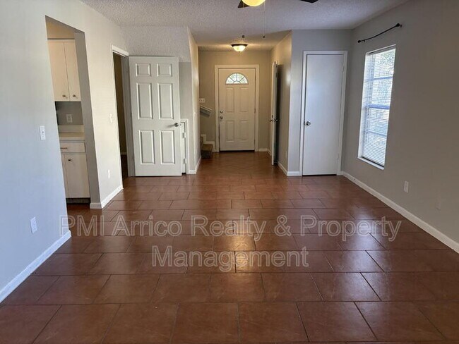 Building Photo - 4009 Forecast Dr