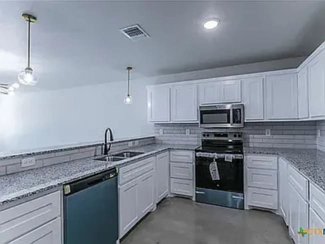 Building Photo - 212-212 N Sparks St