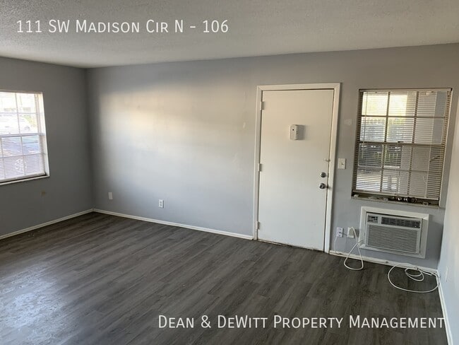 Building Photo - 111 SW Madison Cir N