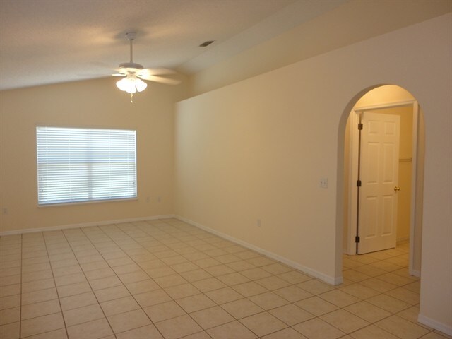 Building Photo - 2561 Greywall Avenue