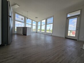 Building Photo - 1125 Pembina Hwy