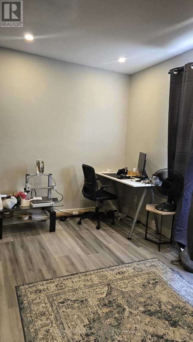 Photo du bâtiment - 37 Mericourt Rd