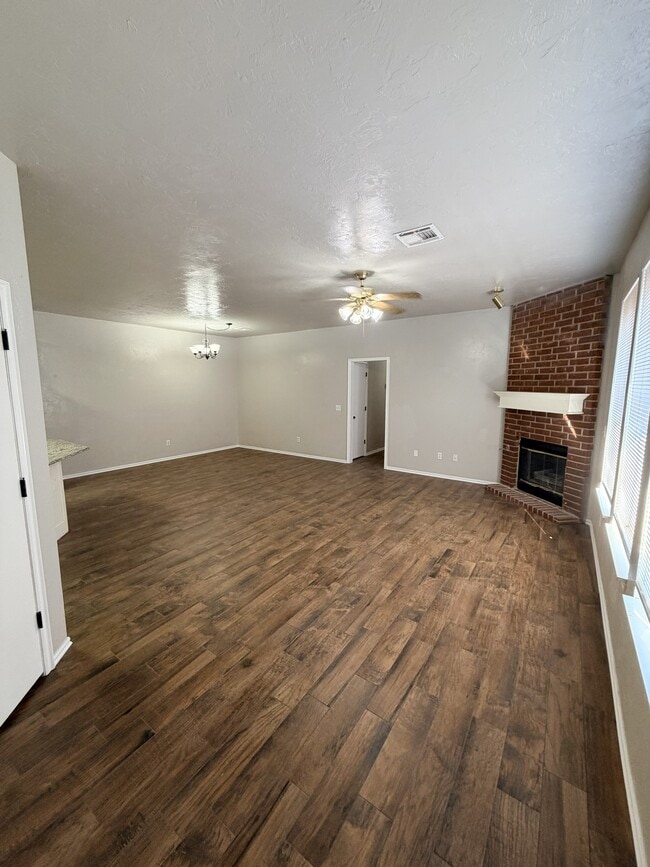 Foto del edificio - 1929 Lariat Cir