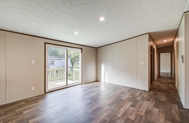 Building Photo - 14342 Forest Cir