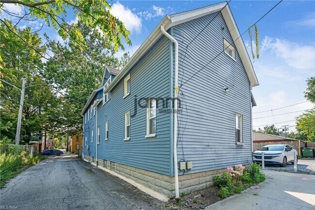 Foto del edificio - 1960 Randall Rd