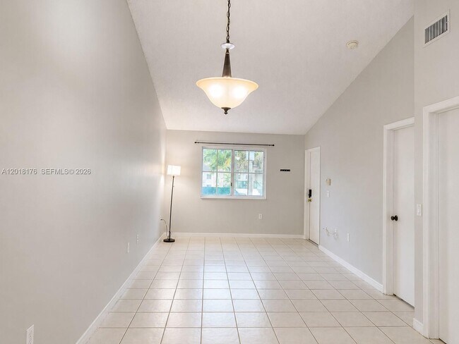Foto del edificio - 2151 NW 77th Way