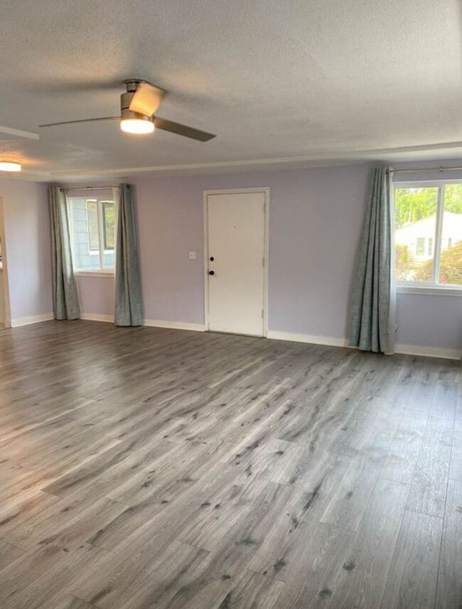 Building Photo - 30 SW 131st Ave