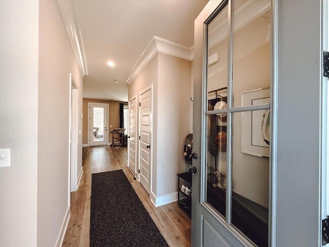 Building Photo - 8529 Ari Ln