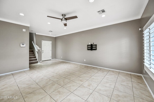 Building Photo - 634 W Kerry Ln