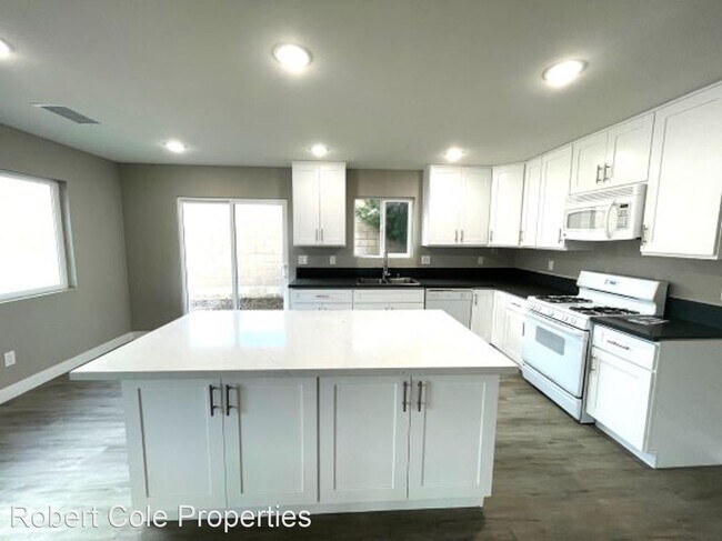 Building Photo - 2 br, 2 bath House - 11011 Campbell Ave