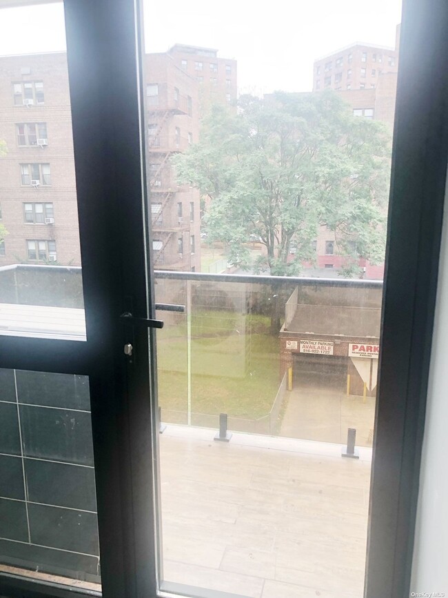 Foto del edificio - 99-49 66th Ave