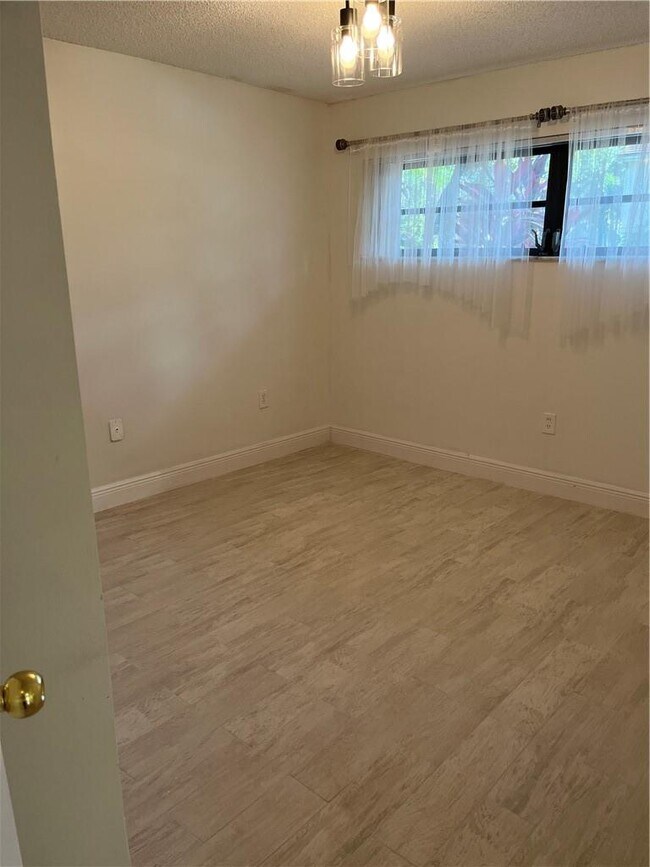 Photo - 700 SW 89th Ave Townhome