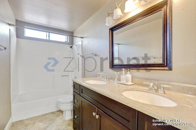 Foto del edificio - 2421 Chandler Ave