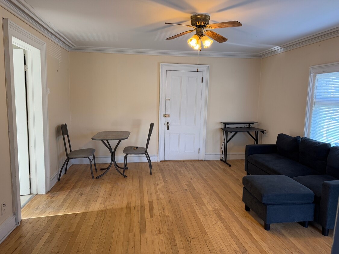 Primary Photo - 43 Leroy St