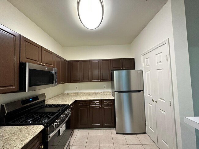 Kitchen - 12903 Alton Sq