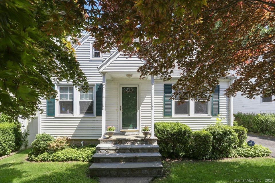 Primary Photo - 24 Henry St