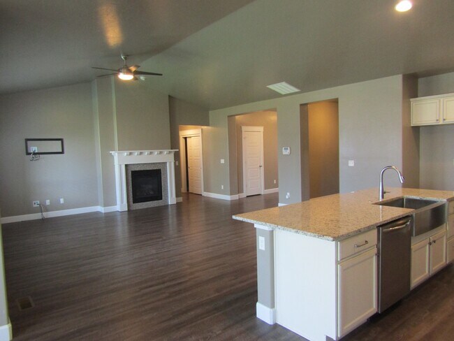 Building Photo - 5299 N Zamora Way