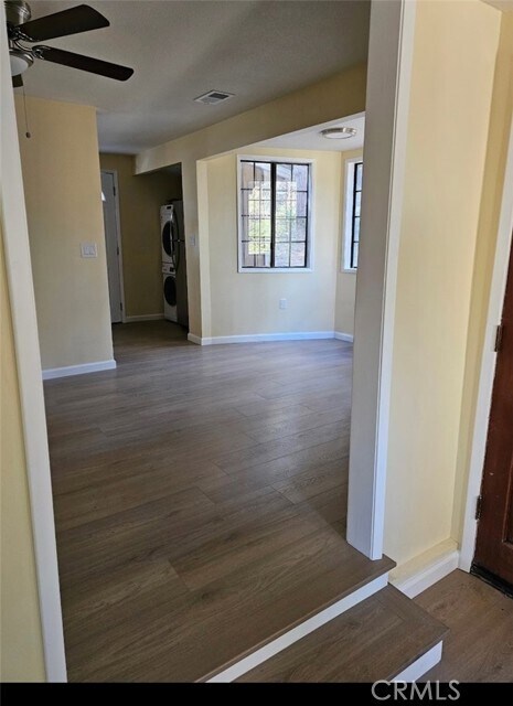 Foto del edificio - 22927 Crest Forest Dr