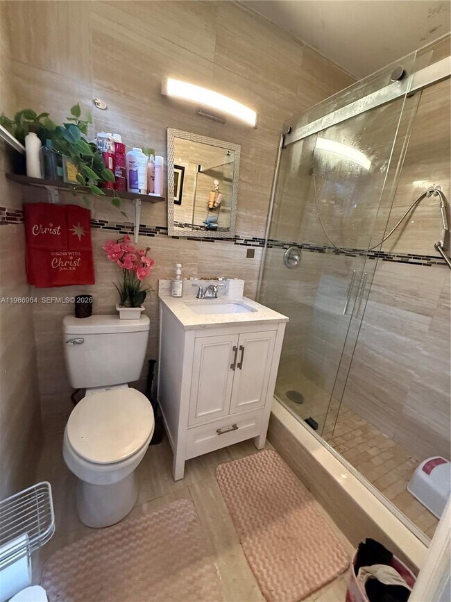 Foto del edificio - 7666 La Salle Blvd