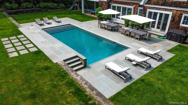 Foto del edificio - 14 West Hills Ct