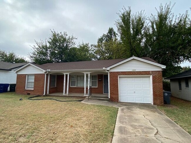 Building Photo - Cute 2 Bed 1 Bath in The Village